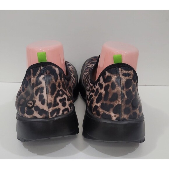 Oofos OOmg eeZee Low Shoes Slip On Cheetah Recovery Sneaker Women Size 10 - Picture 8 of 10